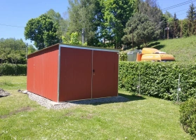 Színes lemezből készített garázsok 15