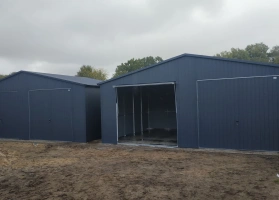 Színes lemezből készített garázsok 287