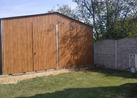 Színes lemezből készített garázsok 170