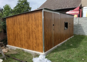 Színes lemezből készített garázsok 61