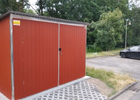 Színes lemezből készített garázsok 49