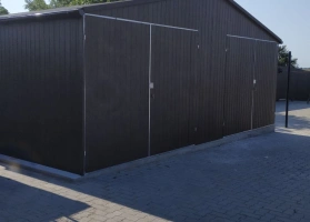 Színes lemezből készített garázsok 271