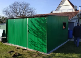 Színes lemezből készített garázsok 144