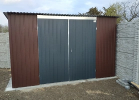 Színes lemezből készített garázsok 199