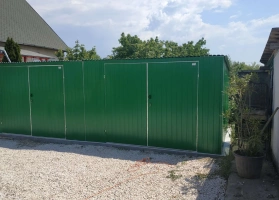 Színes lemezből készített garázsok 32