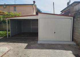 Színes lemezből készített garázsok 307