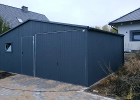 Színes lemezből készített garázsok 179