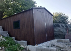 Színes lemezből készített garázsok 152