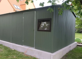 Színes lemezből készített garázsok 56