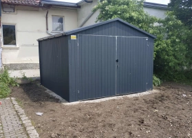 Színes lemezből készített garázsok 25