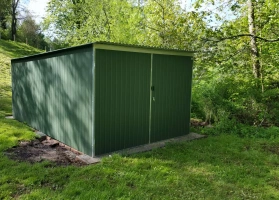 Színes lemezből készített garázsok 17