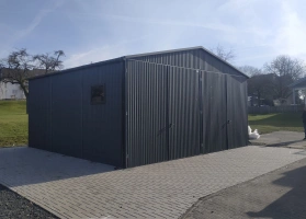 Színes lemezből készített garázsok 236