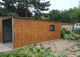 Színes lemezből készített garázsok 153