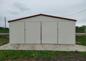 Színes lemezből készített garázsok 259