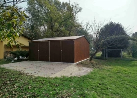 Színes lemezből készített garázsok 242