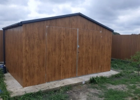 Színes lemezből készített garázsok 161