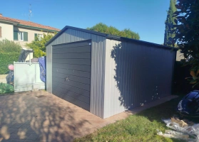 Színes lemezből készített garázsok 289