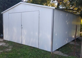 Színes lemezből készített garázsok 113