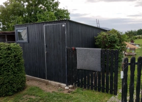 Színes lemezből készített garázsok 210