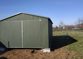 Színes lemezből készített garázsok 71