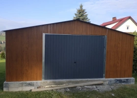 Színes lemezből készített garázsok 139