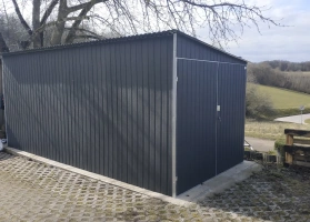 Színes lemezből készített garázsok 127