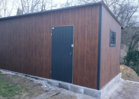 Színes lemezből készített garázsok 133