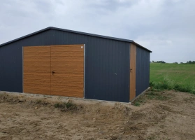 Színes lemezből készített garázsok 208