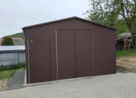 Színes lemezből készített garázsok 265