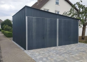 Színes lemezből készített garázsok 96