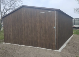 Színes lemezből készített garázsok 200