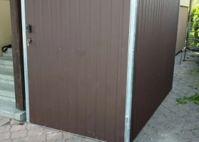 Színes lemezből készített garázsok 41