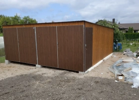 Színes lemezből készített garázsok 215