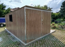 Színes lemezből készített garázsok 270