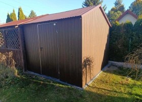 Színes lemezből készített garázsok 291