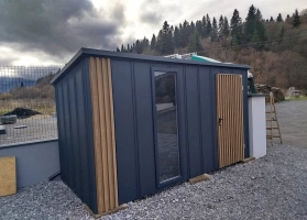 Kerti t&aacute;rol&oacute;k