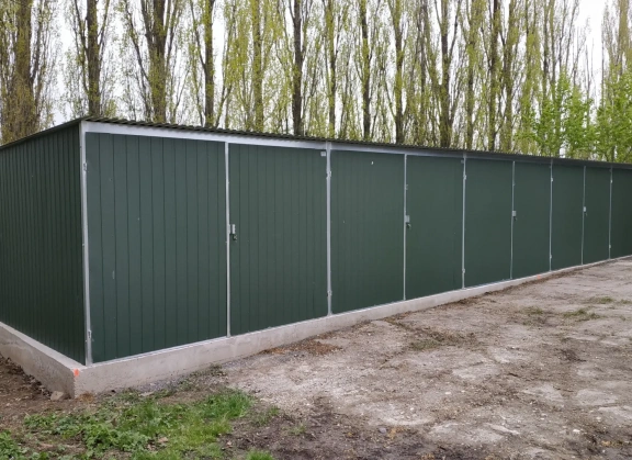 Színes lemezből készített garázsok 202