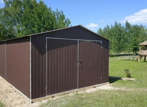 Színes lemezből készített garázsok 20