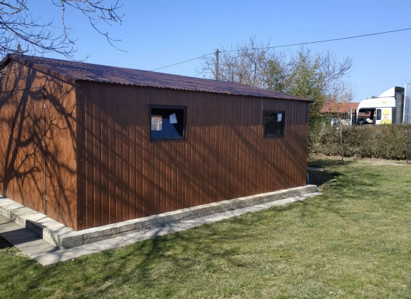 Színes lemezből készített garázsok 2