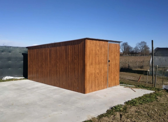 Színes lemezből készített garázsok 66