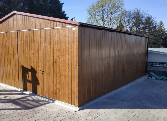 Színes lemezből készített garázsok 72