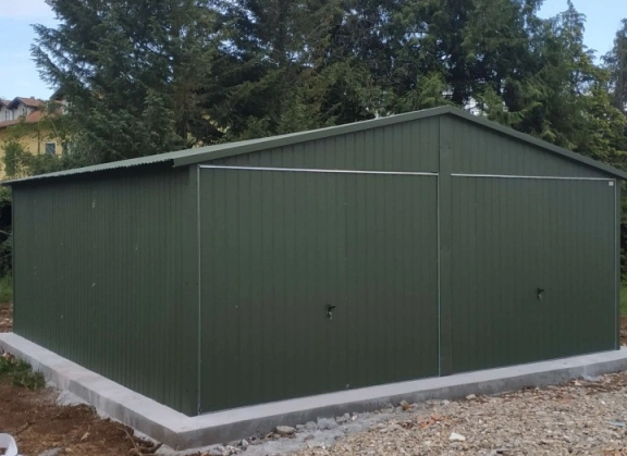 Színes lemezből készített garázsok 29