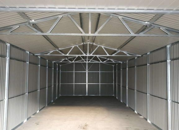 Színes lemezből készített garázsok 3