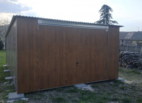 Színes lemezből készített garázsok 75